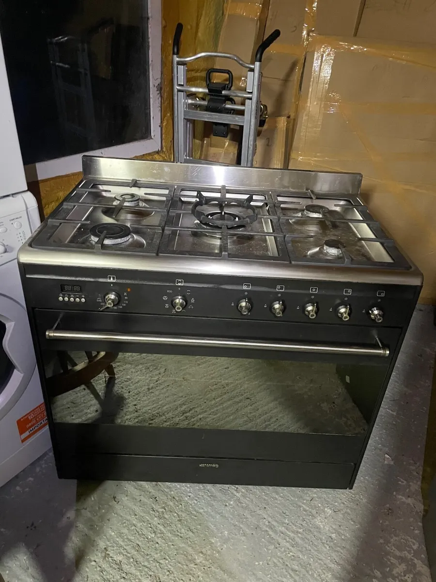 Smeg gas hob and electric oven - Image 4