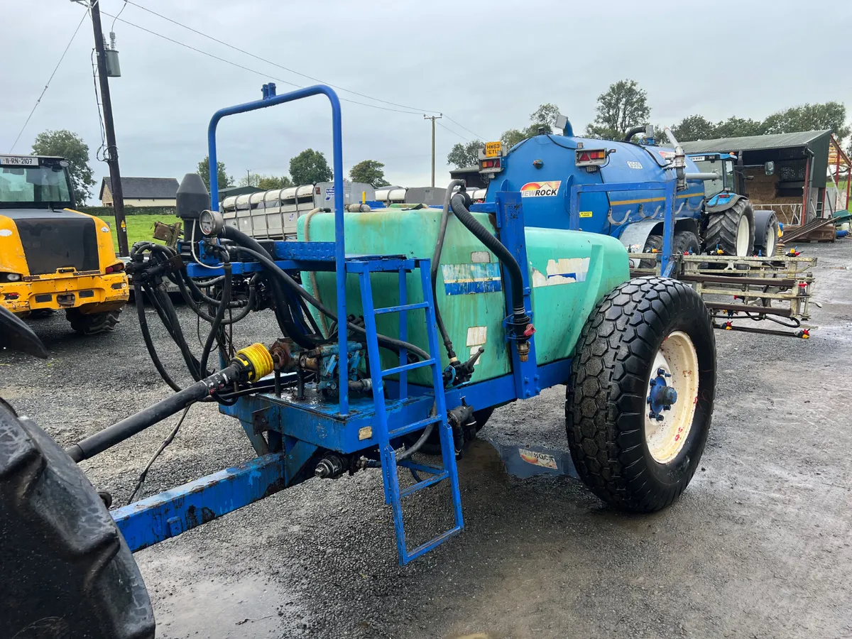 1500 litre Sprayer - Image 1