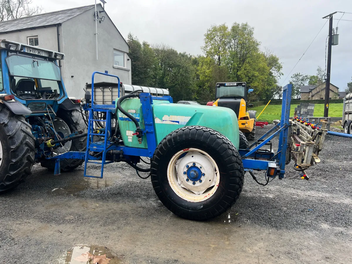 1500 litre Sprayer - Image 2