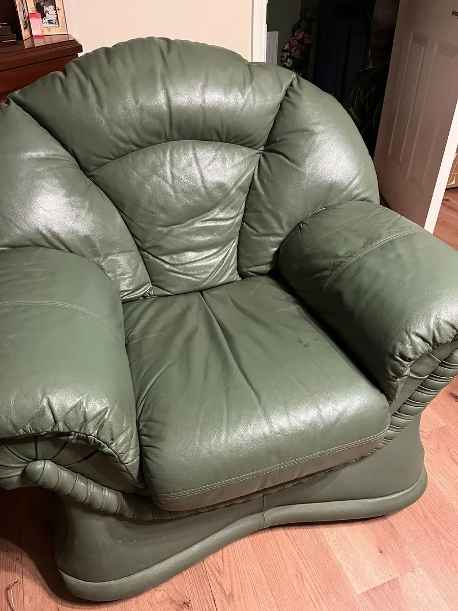 Couches - Image 3