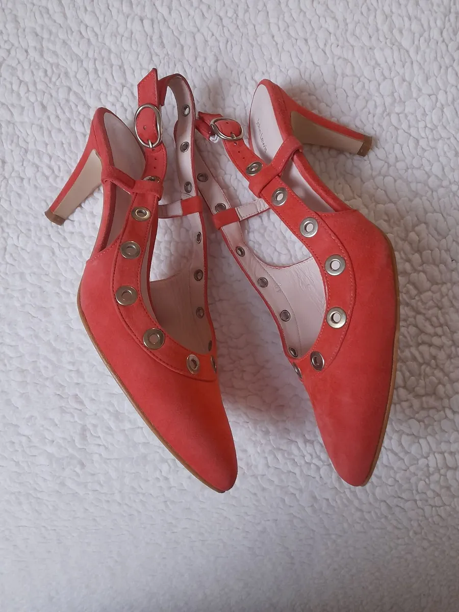 Ladies Shoes - Image 1