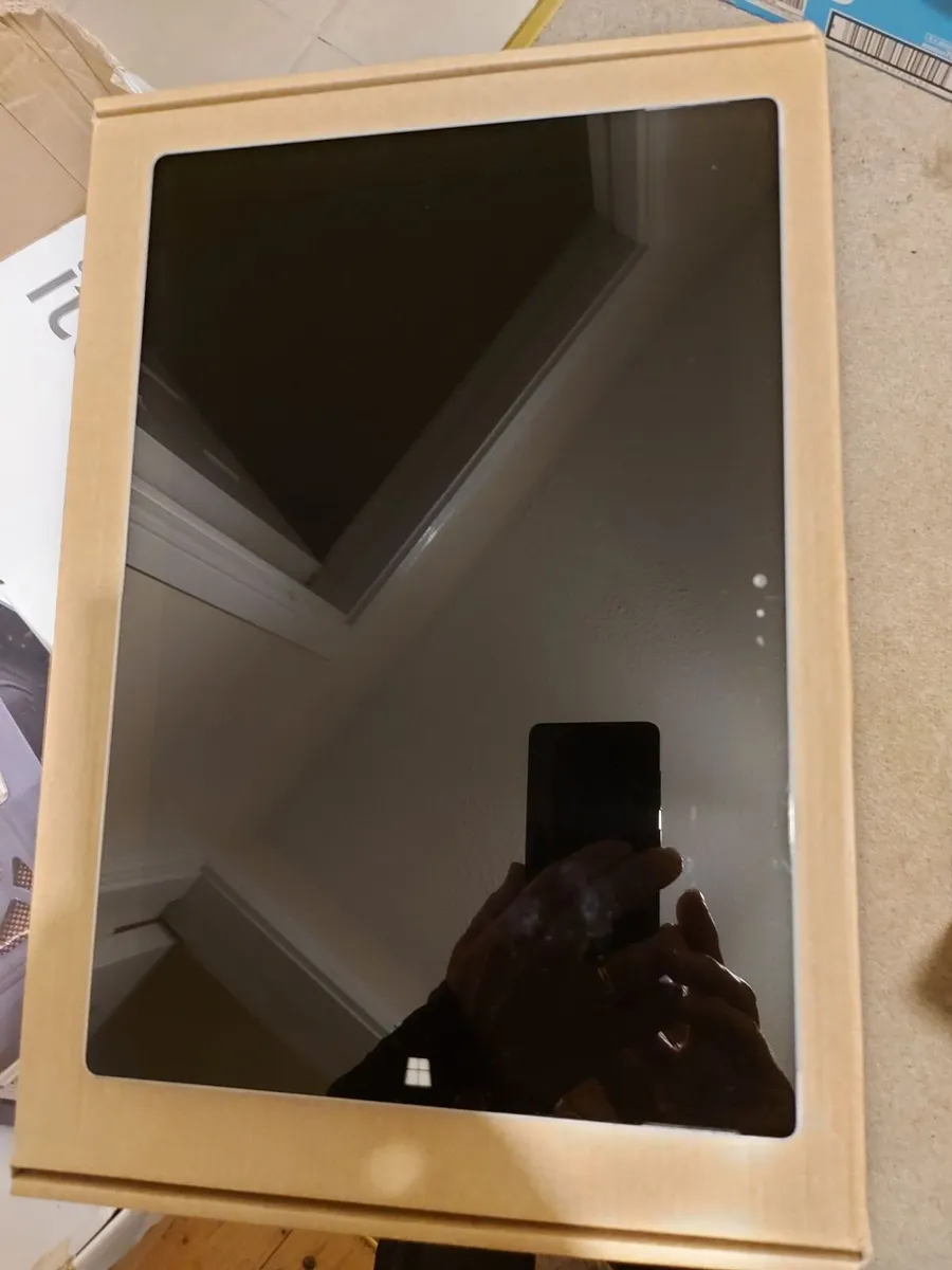 Microsoft Surface 12 inch Tablet, 256 GB, 6 pin co - Image 3
