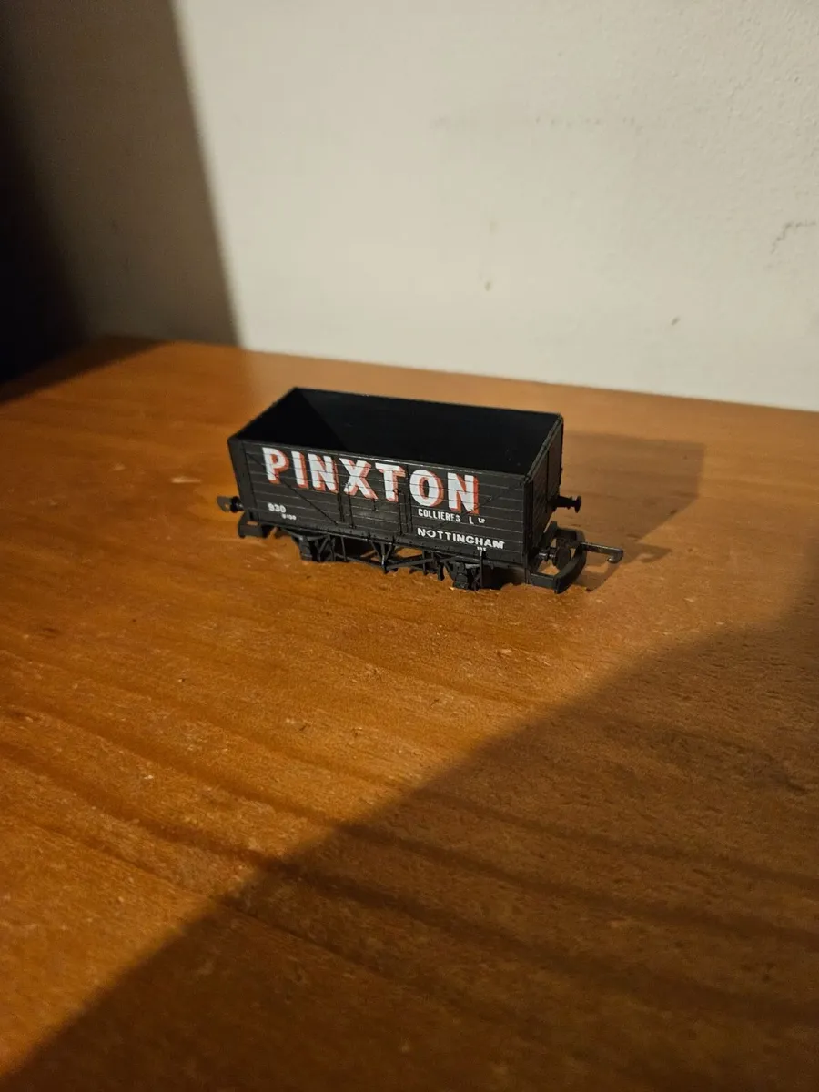 Hornby Lima OO Gauge Wagon