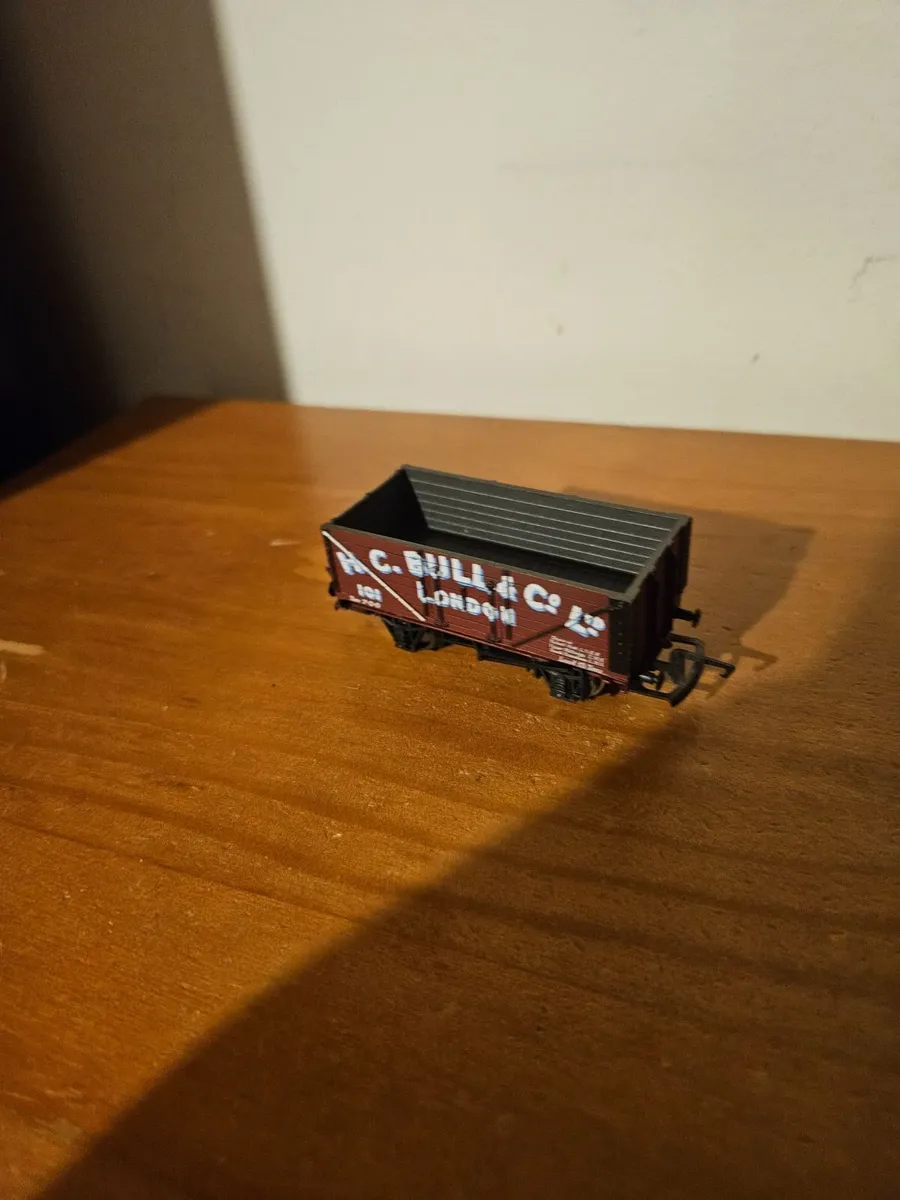 Hornby Lima OO Gauge Wagon