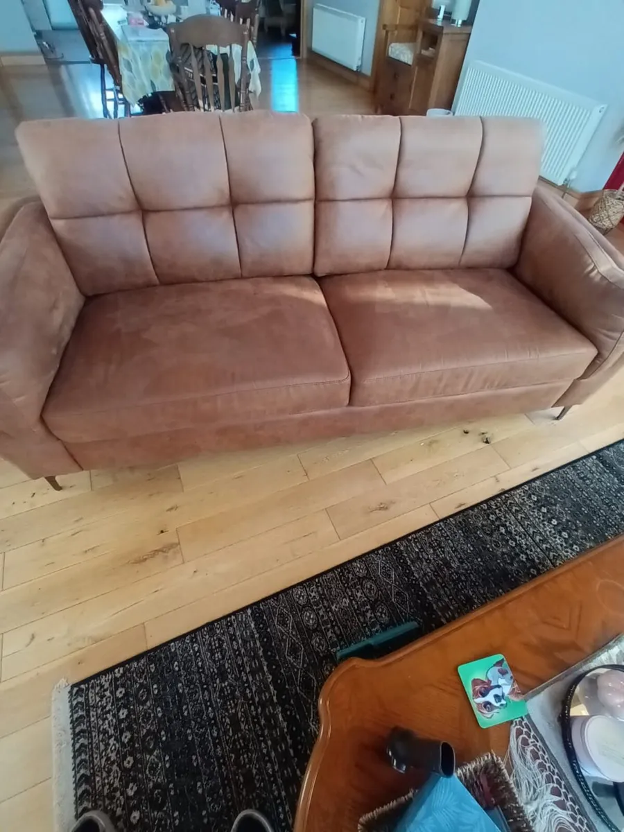 Couch - Image 2