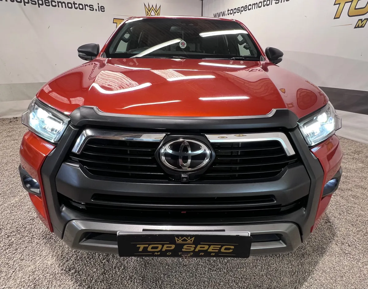 2022 TOYOTA HILUX INVINCIBLE X AUTOMATIC - Image 2