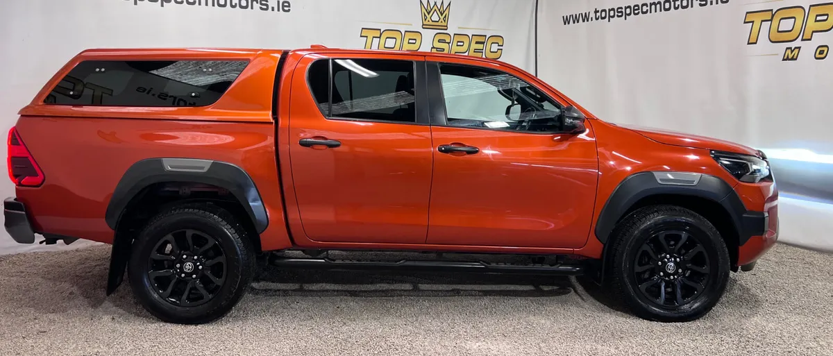 2022 TOYOTA HILUX INVINCIBLE X AUTOMATIC - Image 3