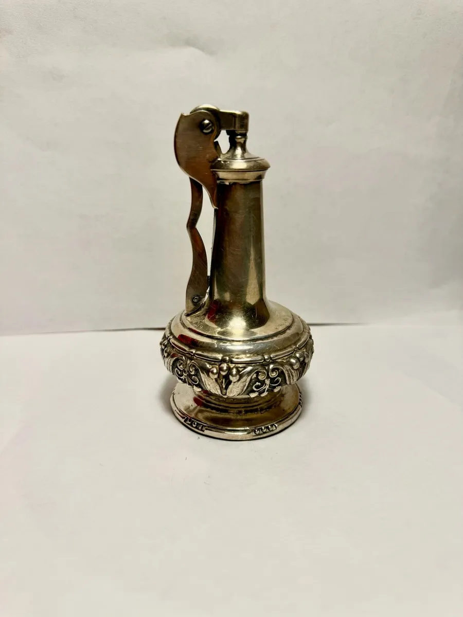 Ronson Decanter Deluxe Lighter - Image 1