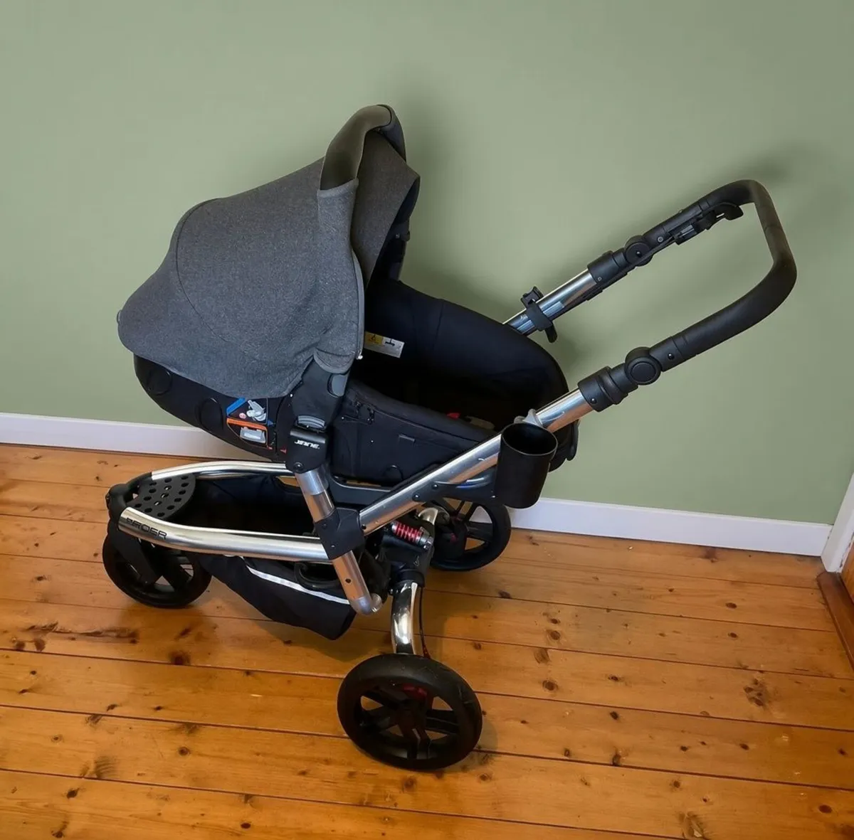 Jané Trider Matrix Light 2 Travel System - Image 1