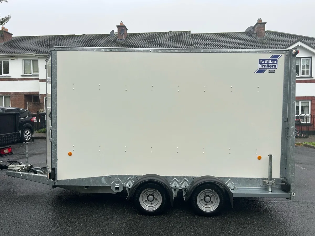 Ifor Williams BV126 twin axle trailer - Image 3