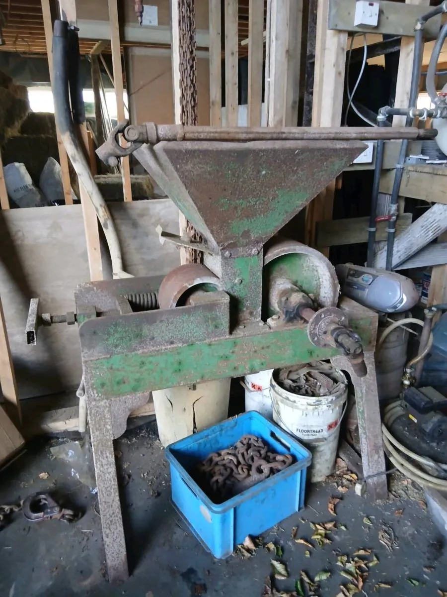 Corn crusher