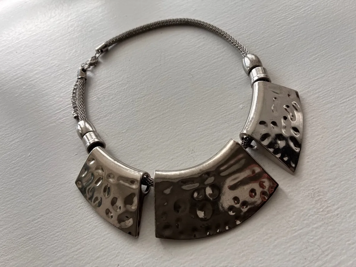 Fabulous Metallic Panel Statement Piece - Jeweller - Image 3