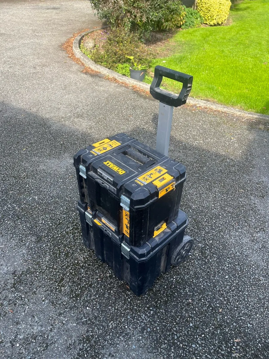 Dewalt tool storage - Image 2