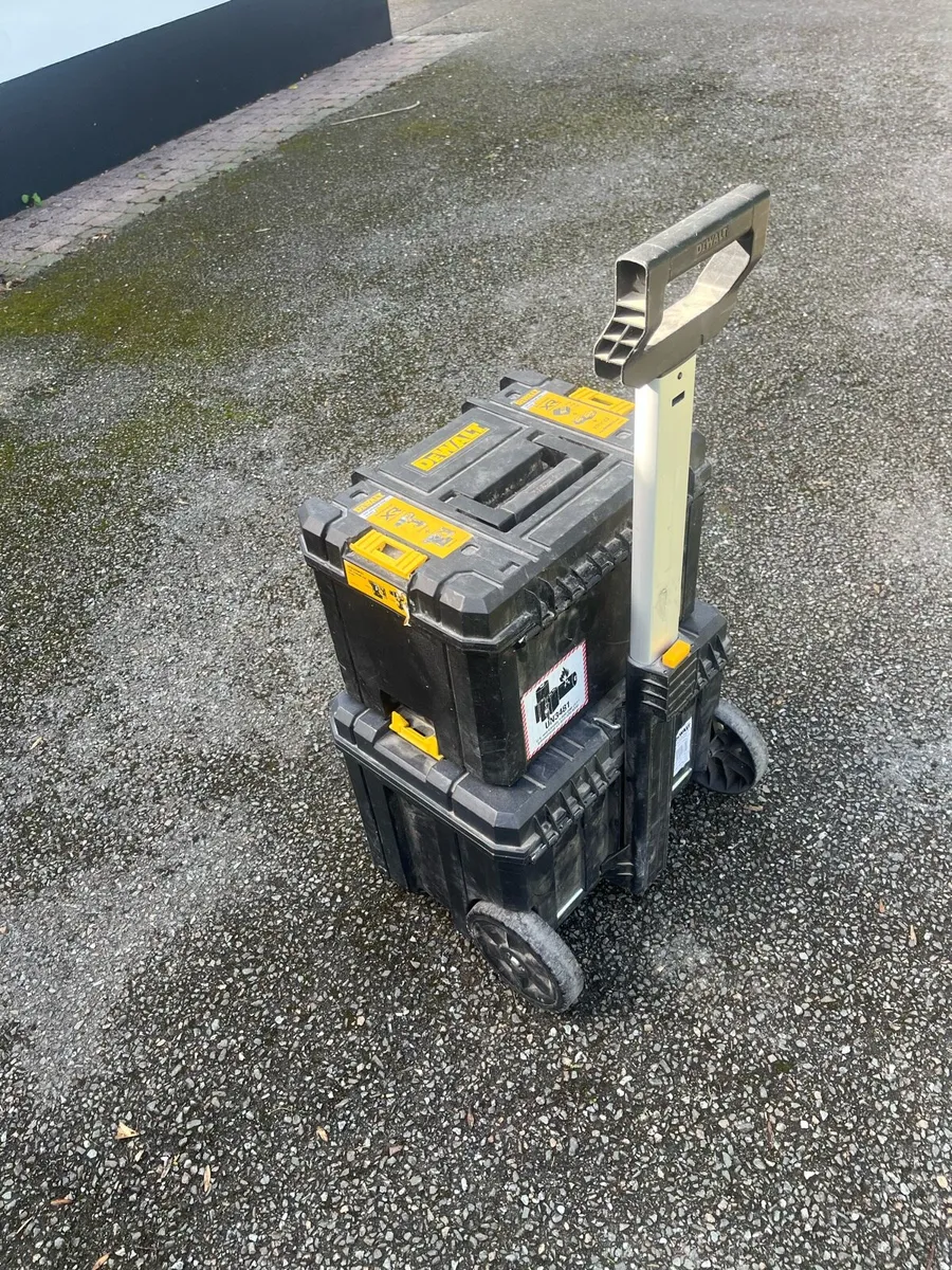Dewalt tool storage - Image 3