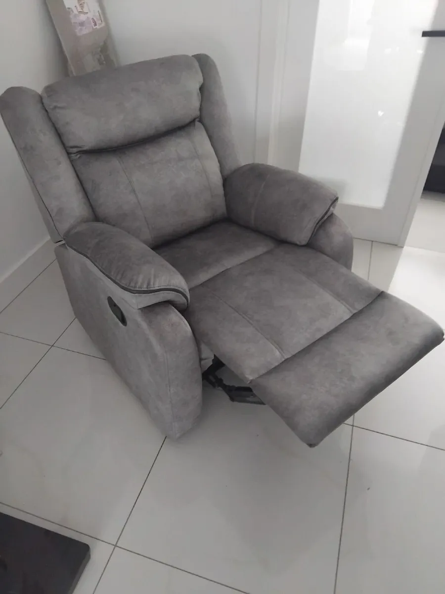 Vancouver Reclining 3+2 or 3+1+1 Sofa Set - Image 1