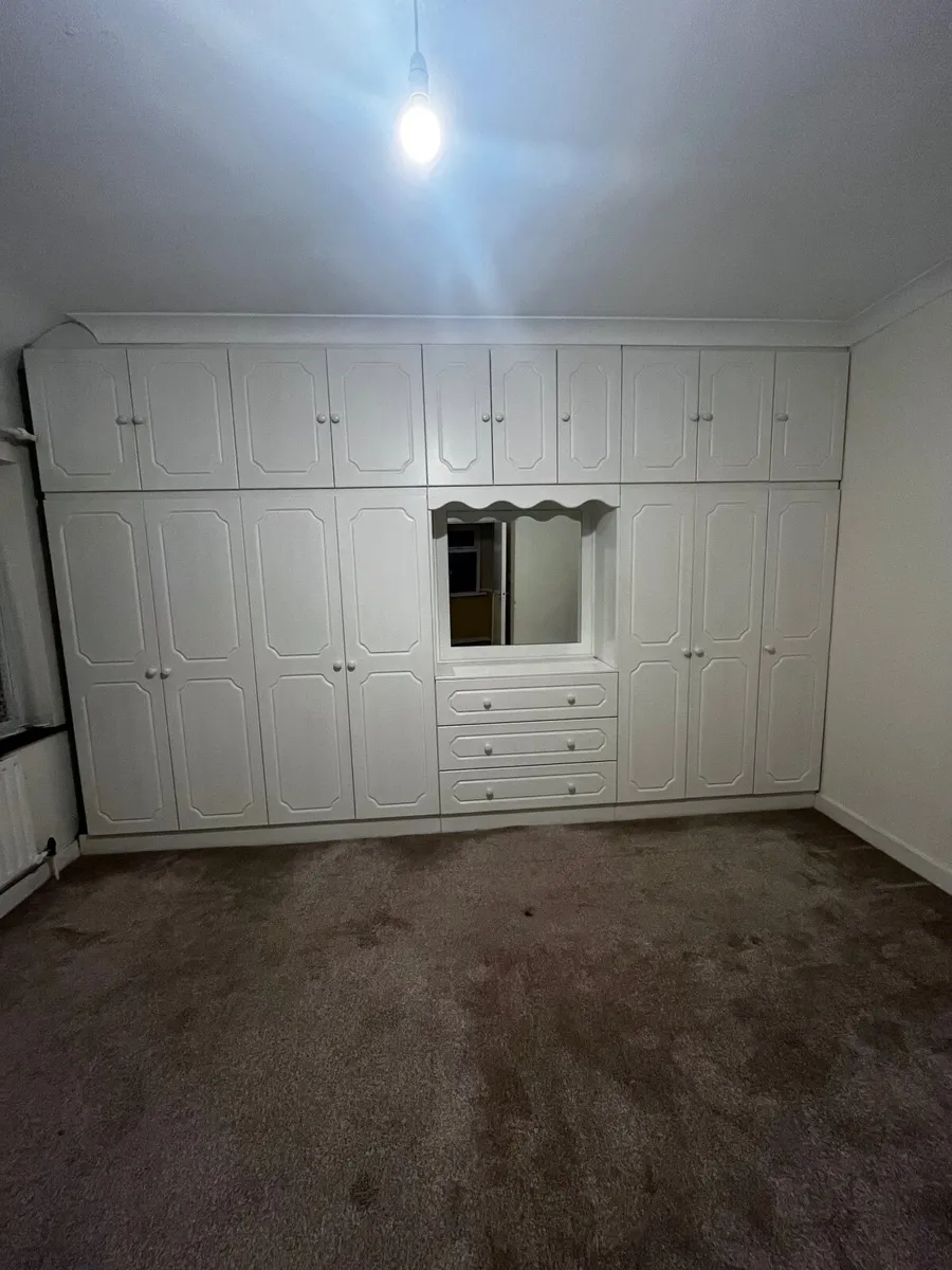Fitted Wardrobe - Image 2