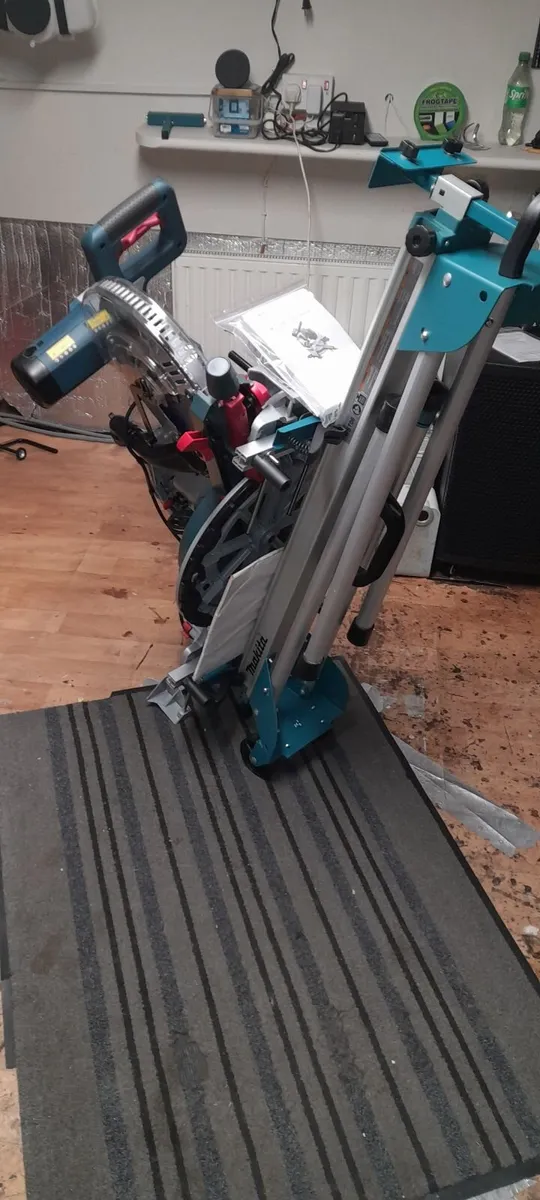 Bosch mitre saw new. 240v - Image 1