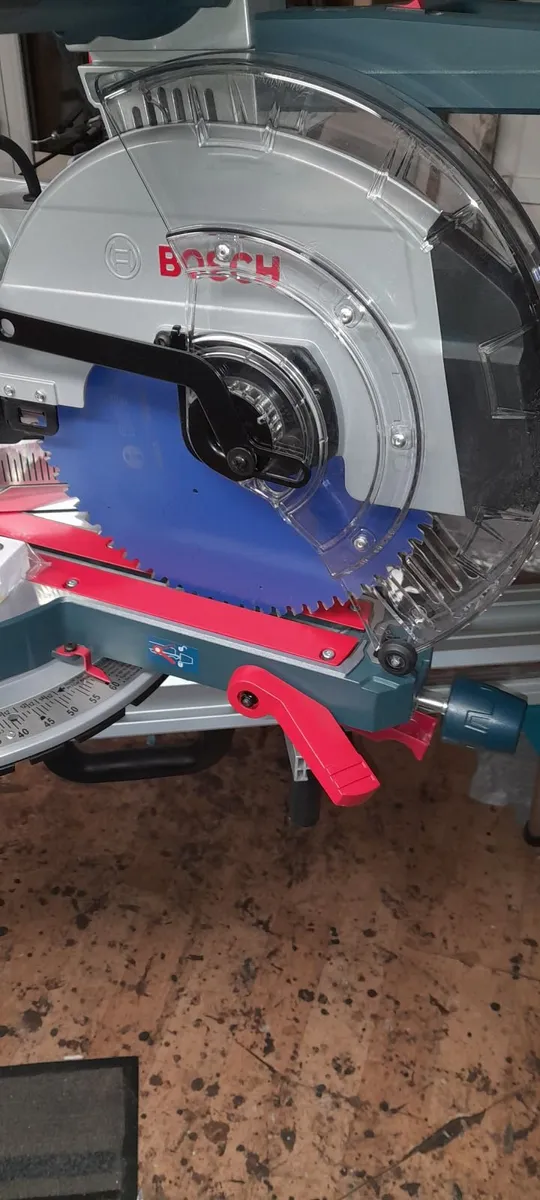Bosch mitre saw new. 240v - Image 3