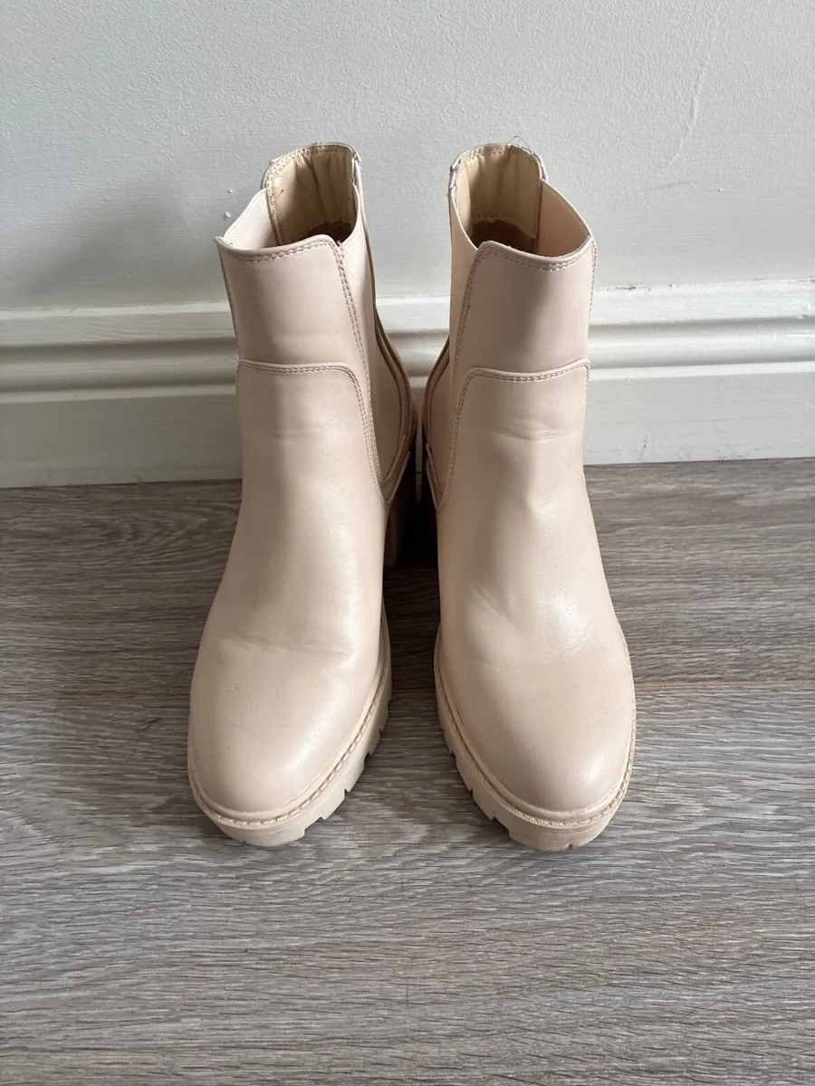 Cream Lug Sole Platform Heeled Boots - Size 5 - Image 3