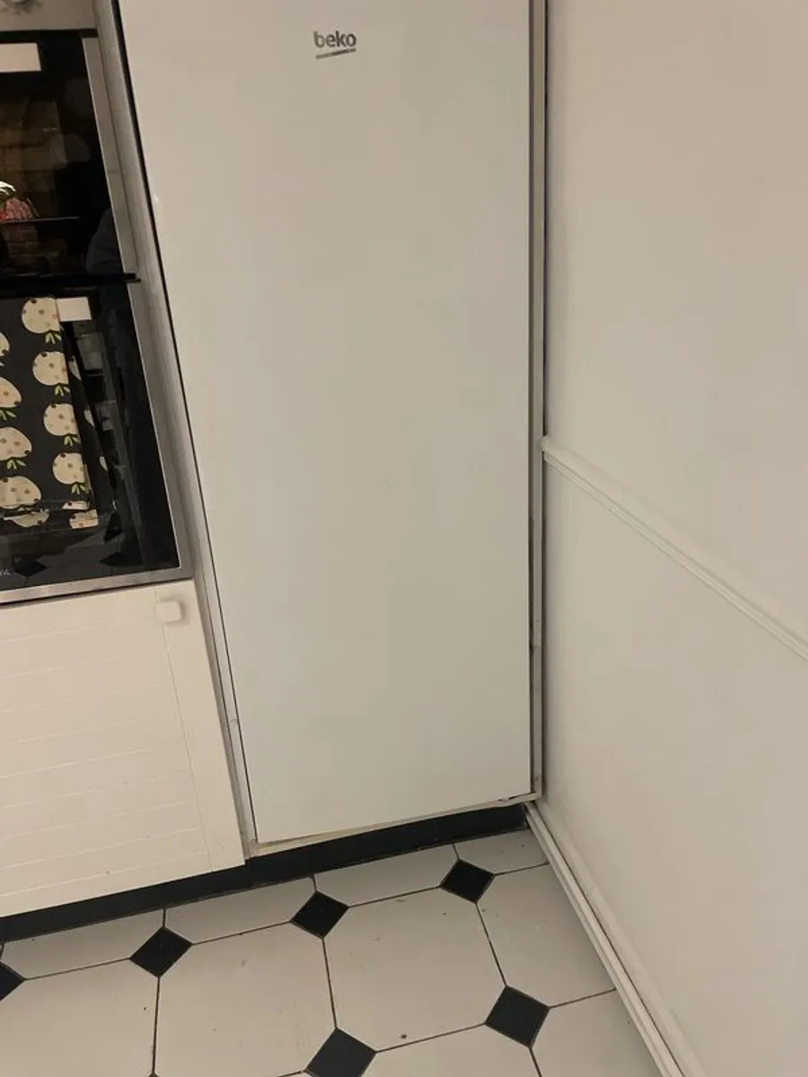 Fridge - Image 2