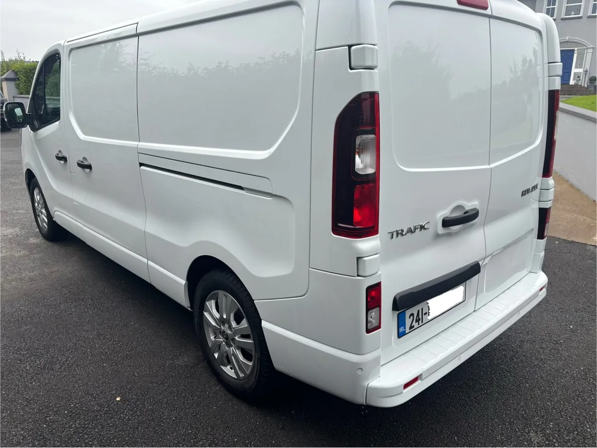 (241) Renault Trafic LL30 2024 - Image 3