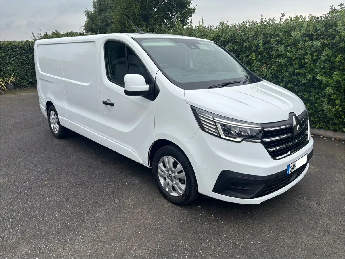 (241) Renault Trafic LL30 2024 - Image 1