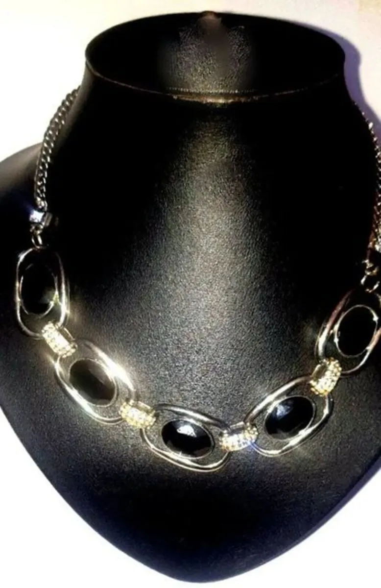 Vintage Black Oval Statement Necklace (Adjustable) - Image 3