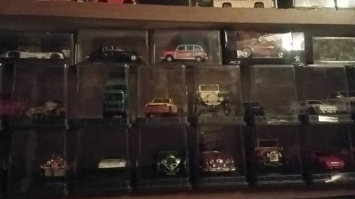 COLLECTION 1-64 SCALES  OF MATCHBOX & CORGI MODLE - Image 3