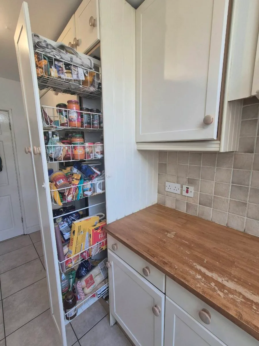 Kitchen Shaker Style available between 9th to 15th - Image 4