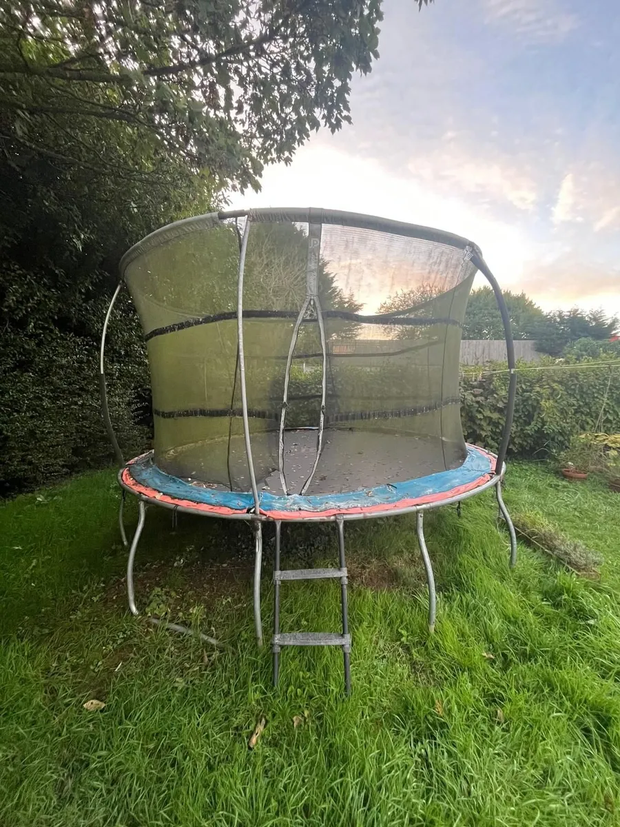 Large Jump Power trampoline in used condition - Image 1