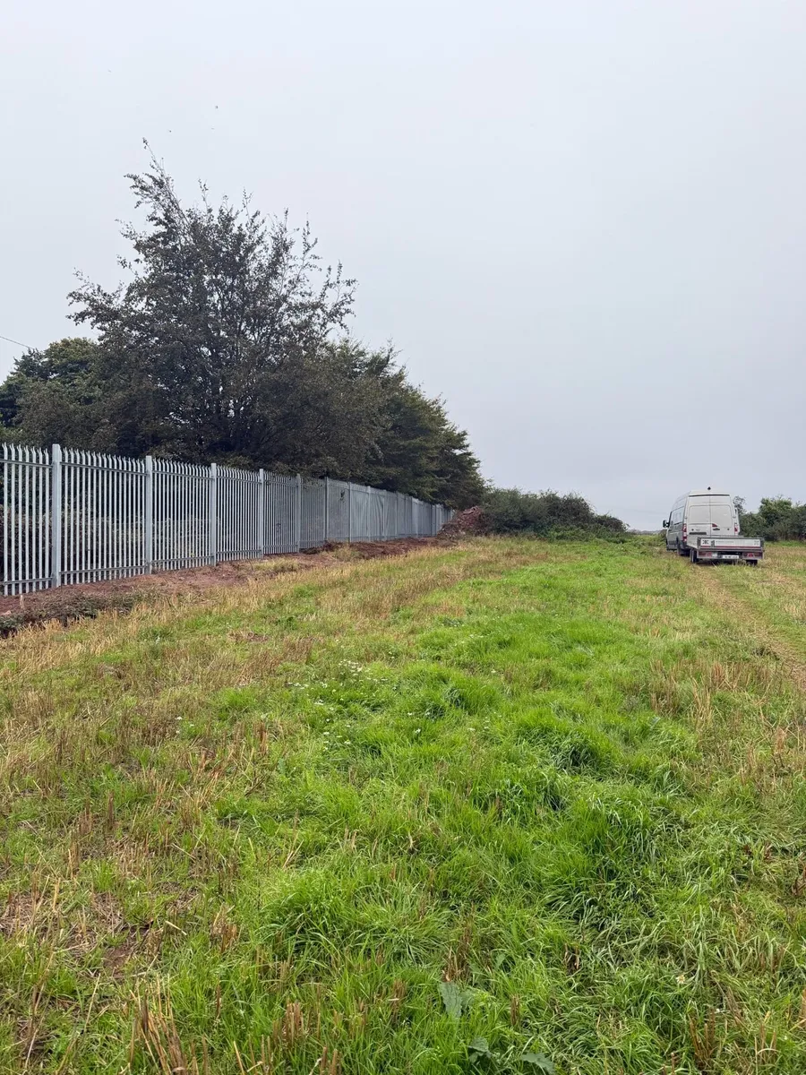 Palisade fence, supply and install - Image 3