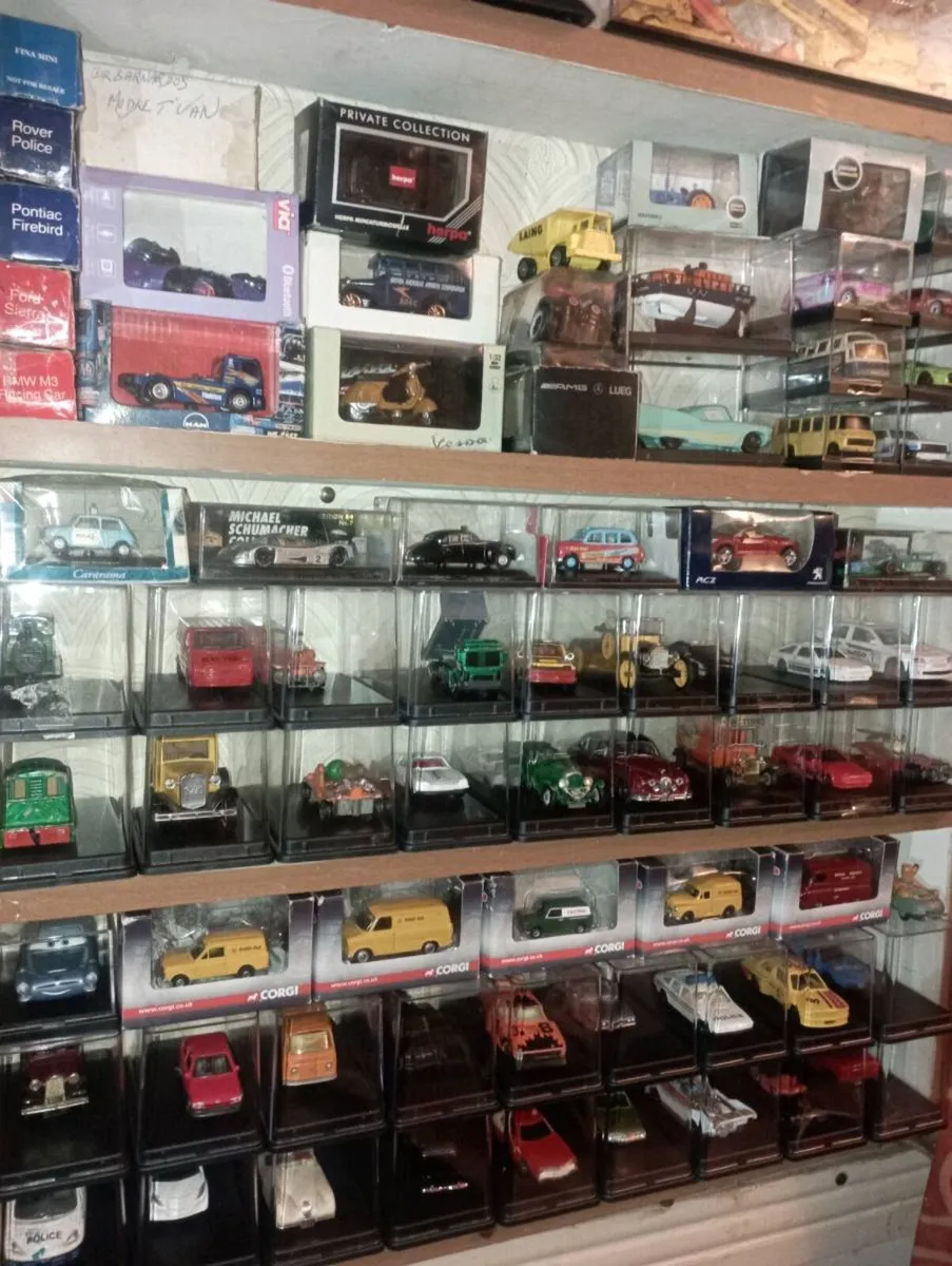 COLLECTION 1-64 SCALES  OF MATCHBOX & CORGI MODLE - Image 1