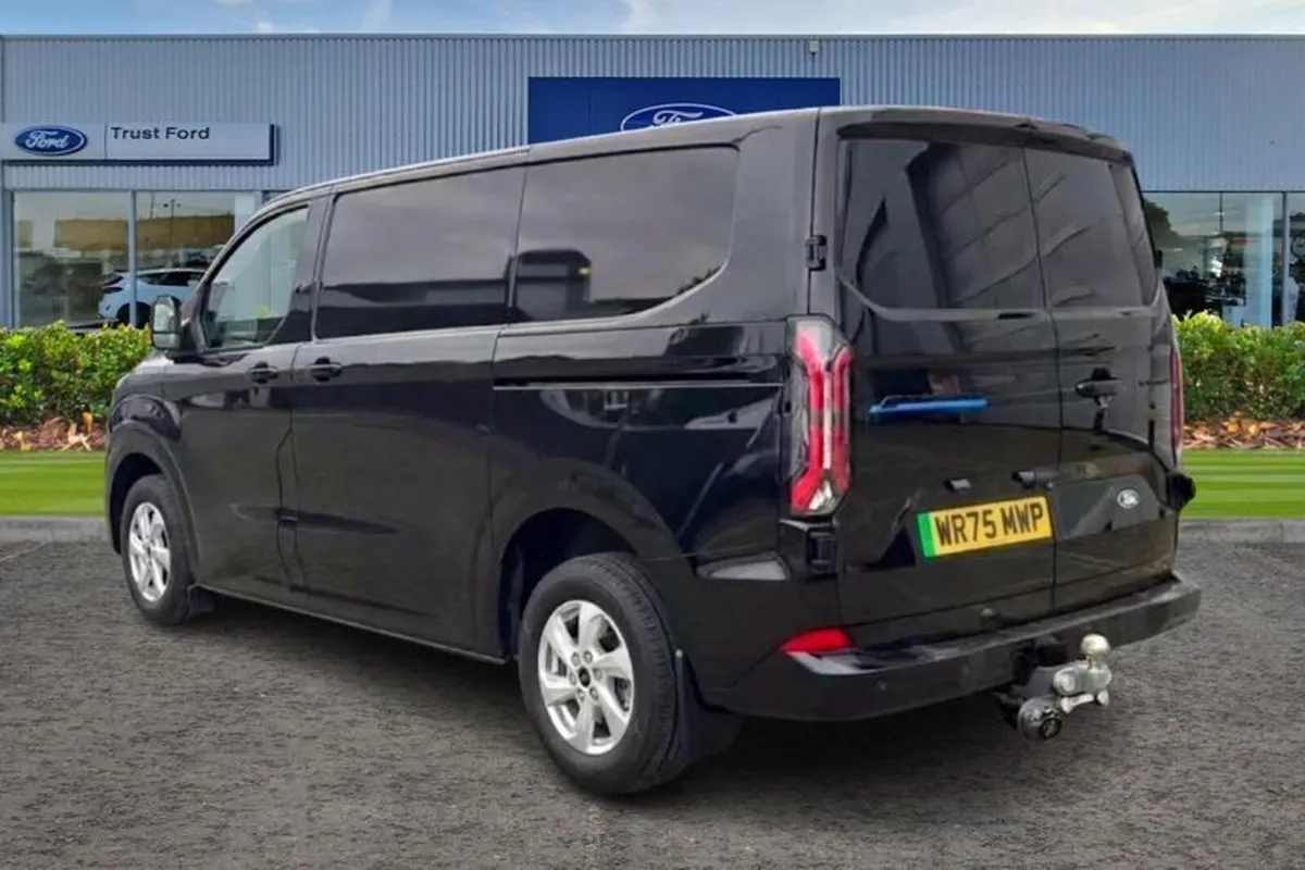 Ford Transit Custom E- 320 L1  RWD 100kW 65kWh H1 - Image 2