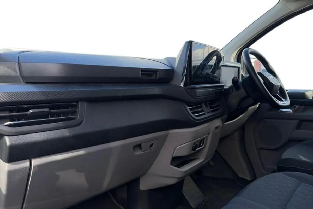 Ford Transit Custom E- 320 L1  RWD 100kW 65kWh H1 - Image 3
