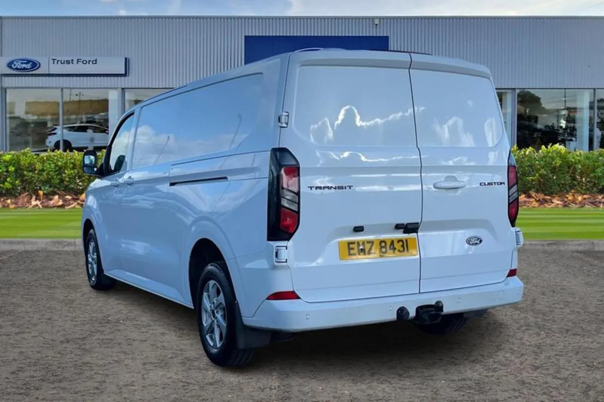 Ford Transit Custom 300 L2  FWD 2.0 EcoBlue 136ps - Image 2