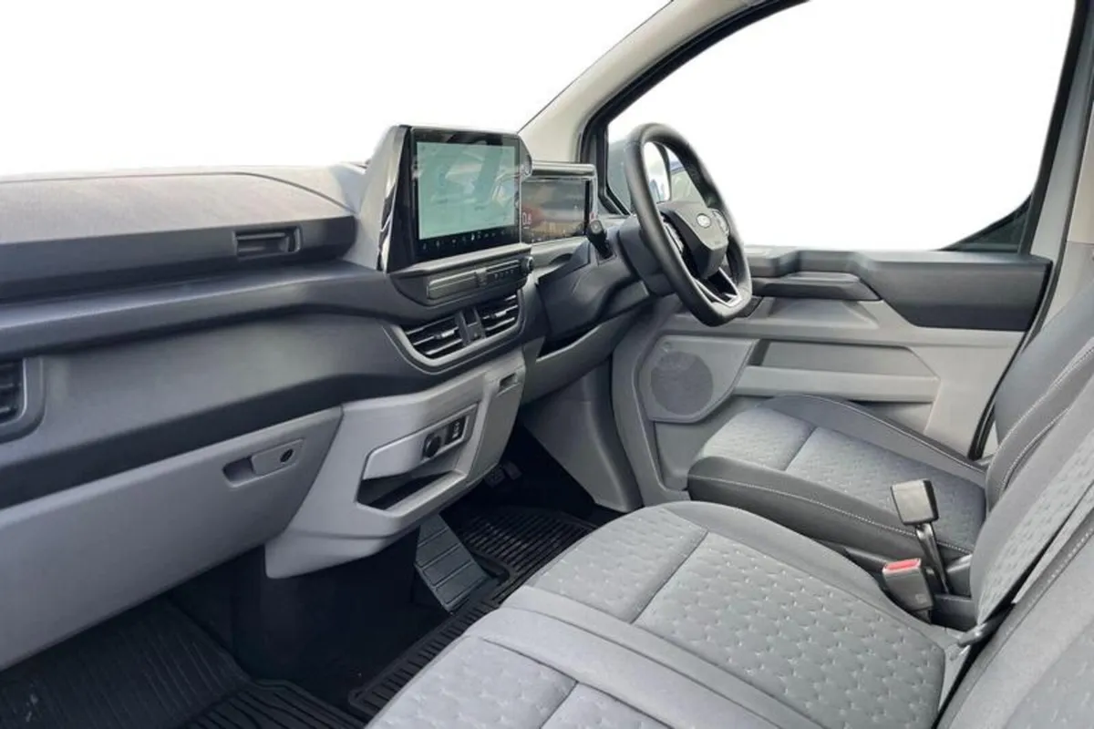 Ford Transit Custom 2.0 320 EcoBlue Limited Crew V - Image 3