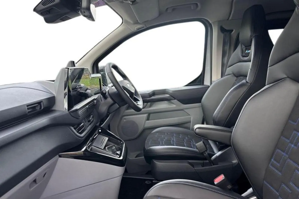 Ford Transit Custom 320 L2  FWD 2.0 EcoBlue 170ps - Image 3