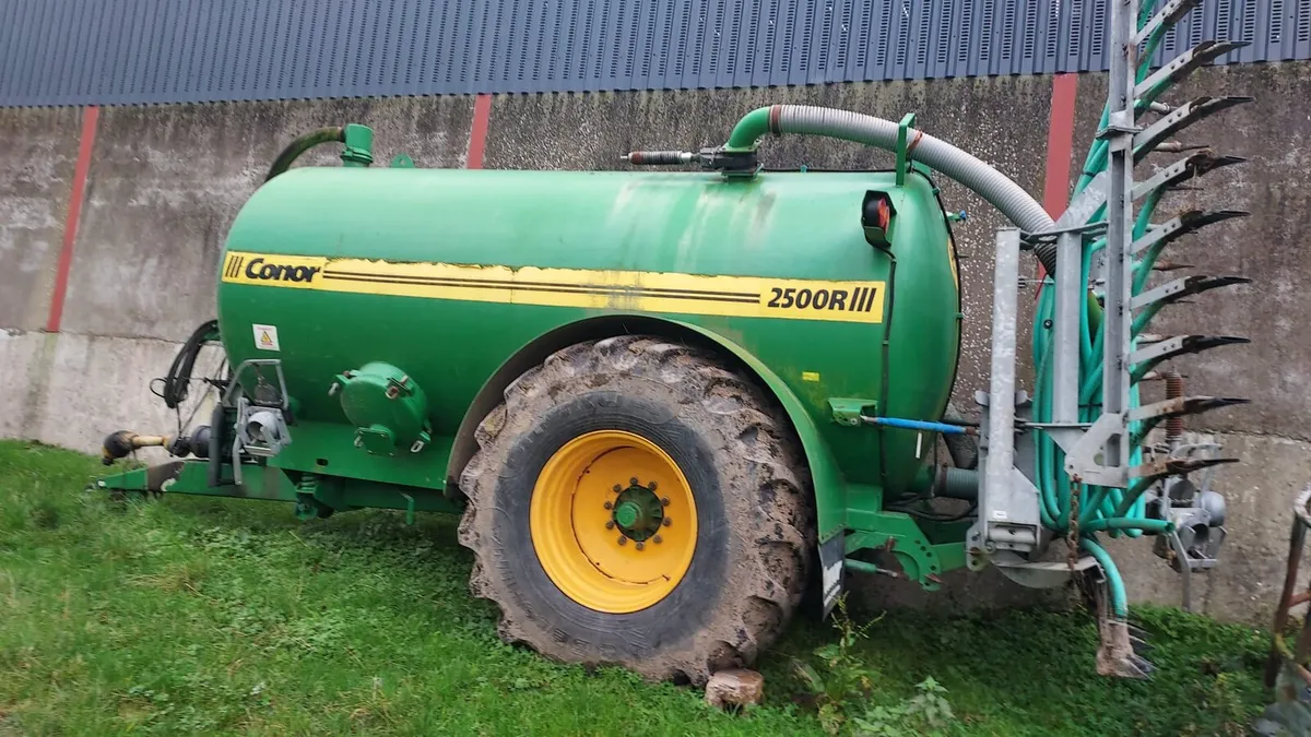 Conor 2500g trailing shoe slurry tank - Image 3