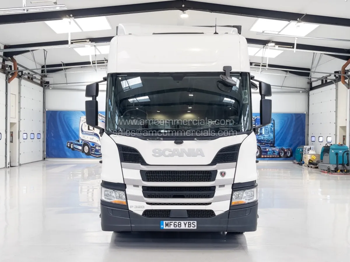 2018 SCANIA P320 CURTAINSIDER - Image 3