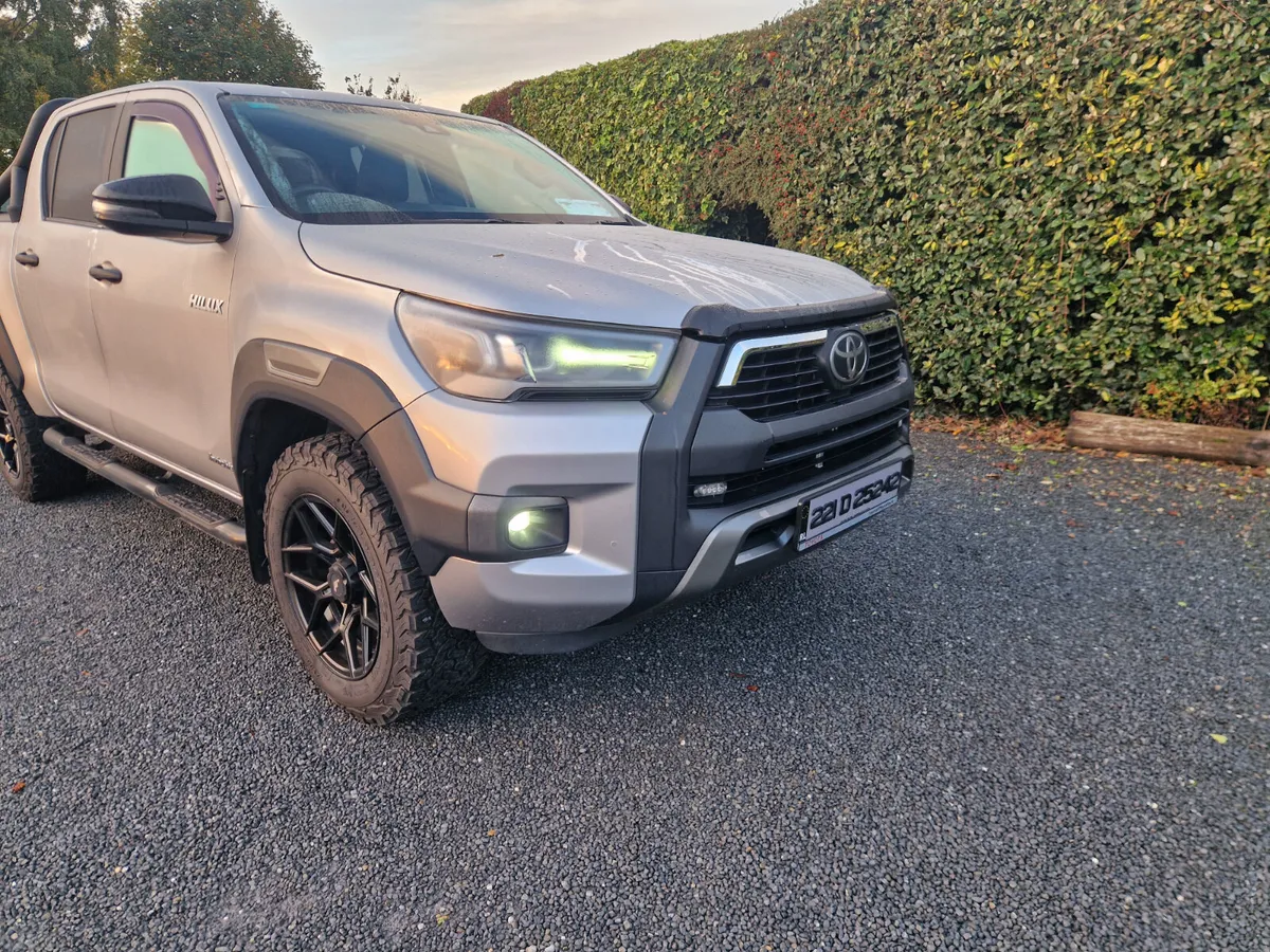 Toyota Hilux  INVINCIBLE AUTO 2022 - Image 2