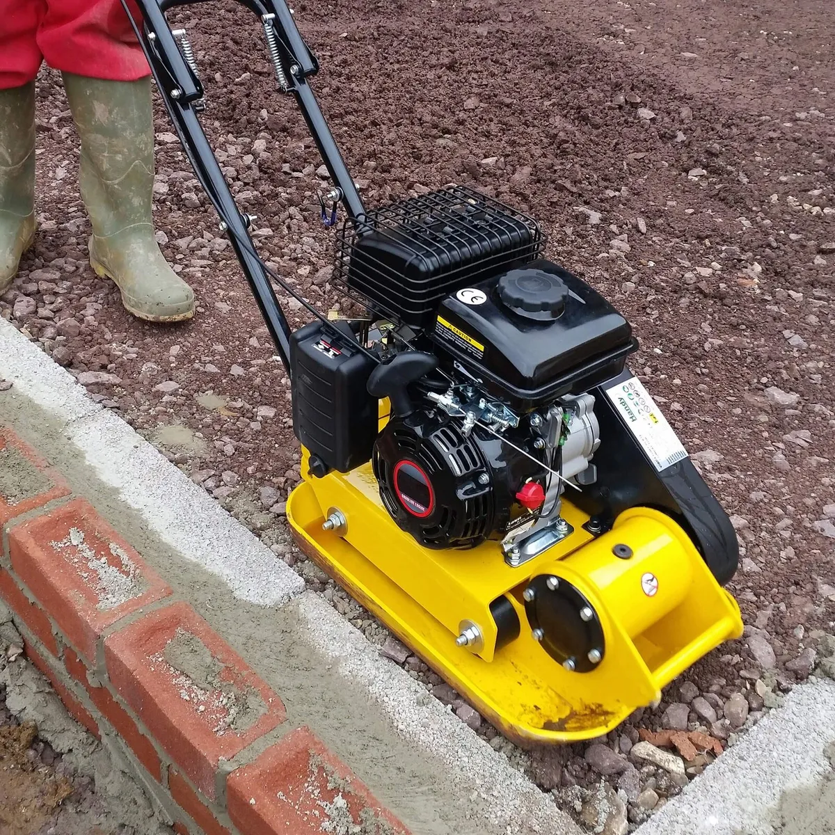 BRAND NEW PETROL WACKER PLATE on sale