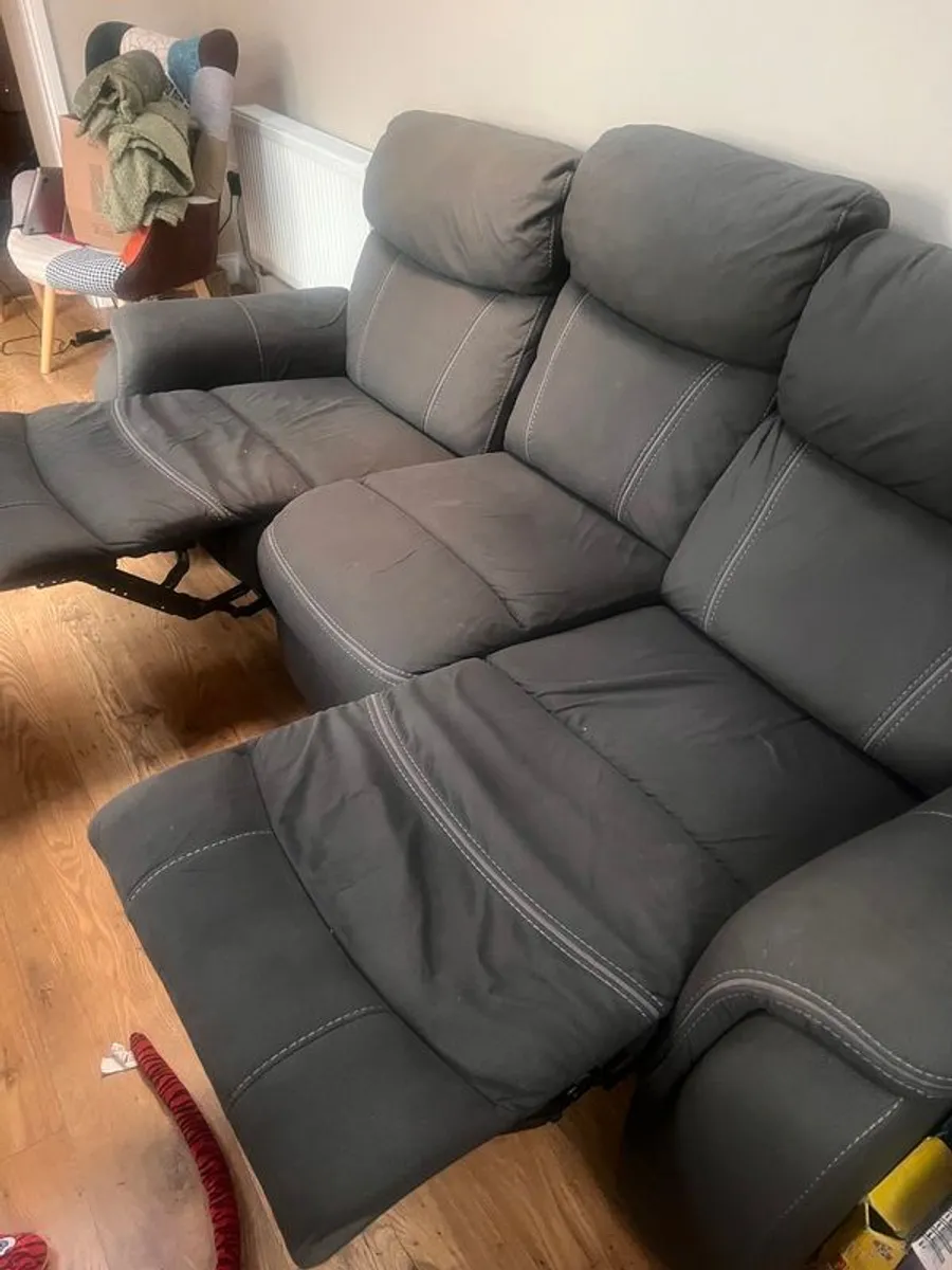3 seater recliner sofa - Image 1