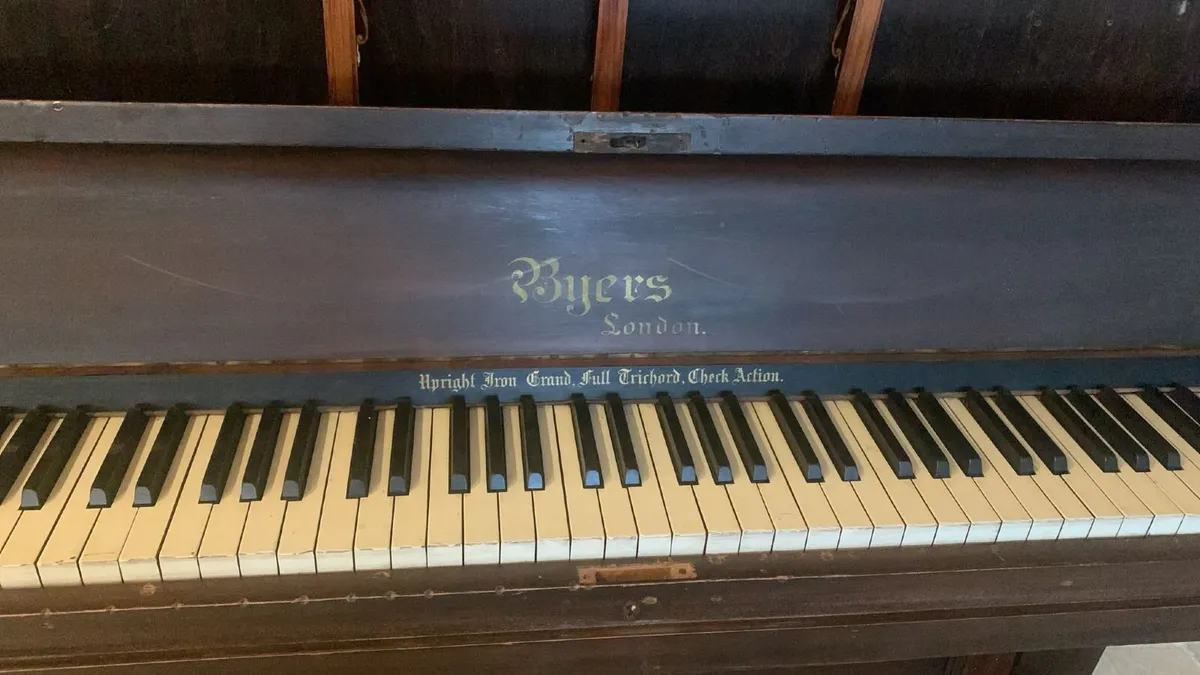 Free to takeaway Piano - Image 3