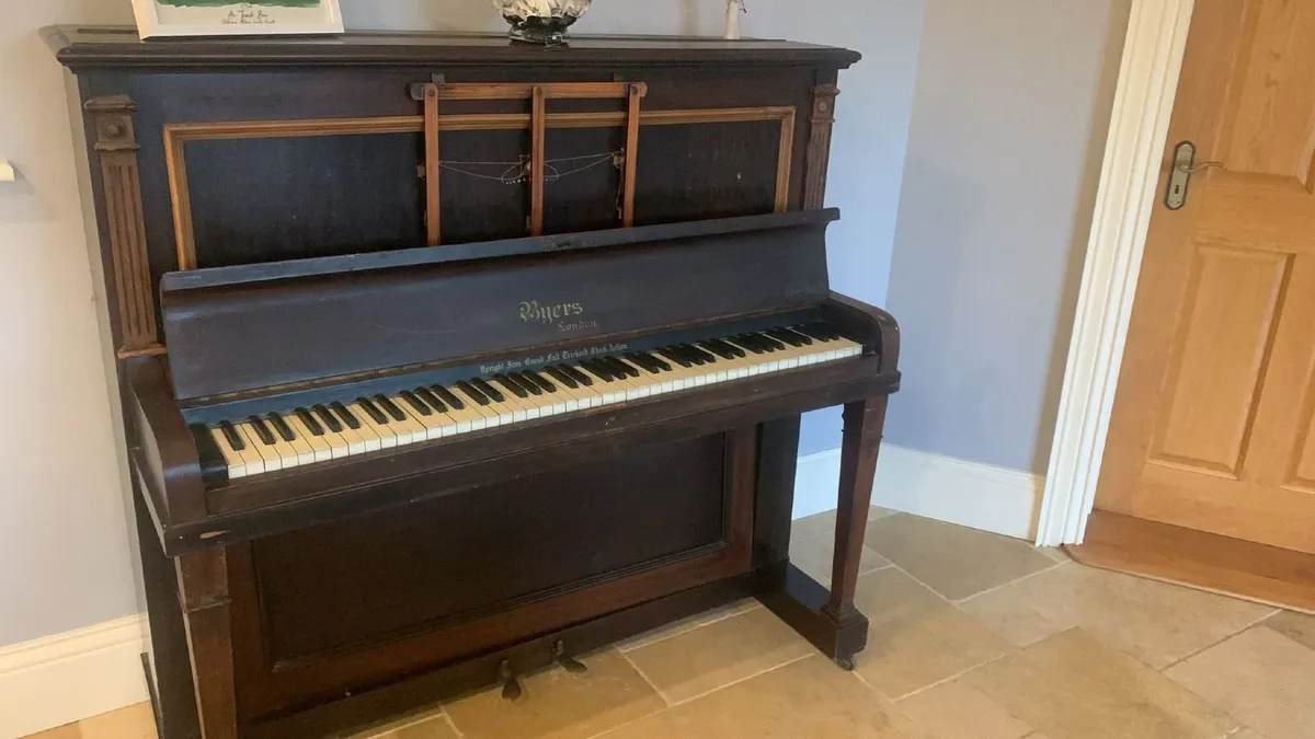 Free to takeaway Piano - Image 1