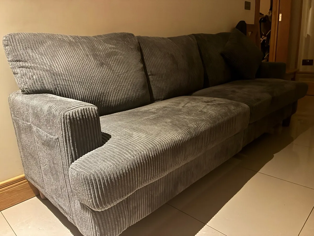 Lounge- 3 seater (washable covers) - Image 2