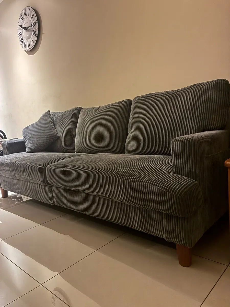 Lounge- 3 seater (washable covers) - Image 1