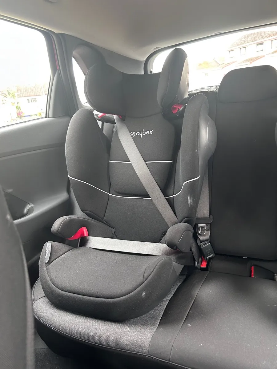 Child car seats - Image 1