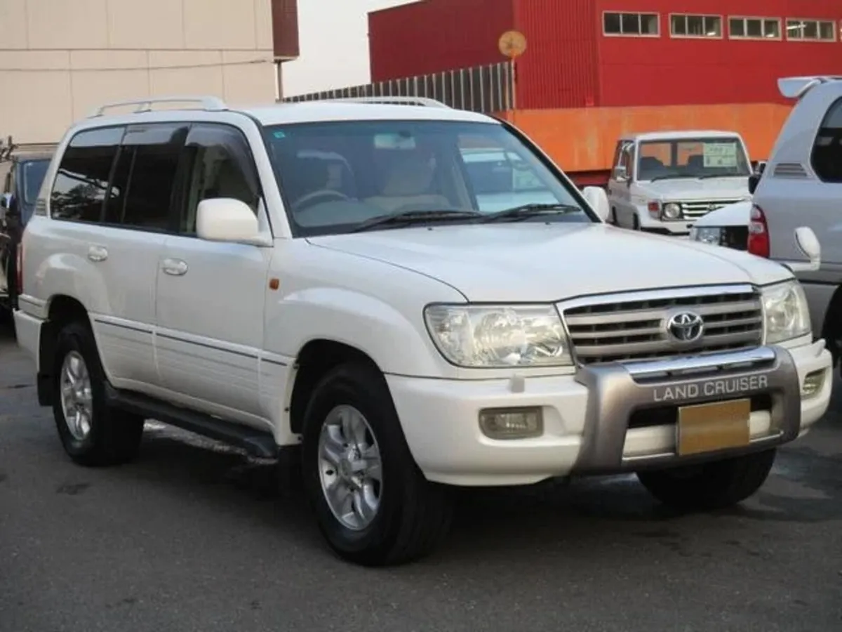 TOYOTA LAND CRUISER 100 VX LIMITED 4.2 Diesel - Image 2
