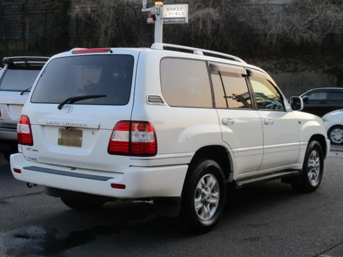 TOYOTA LAND CRUISER 100 VX LIMITED 4.2 Diesel - Image 4