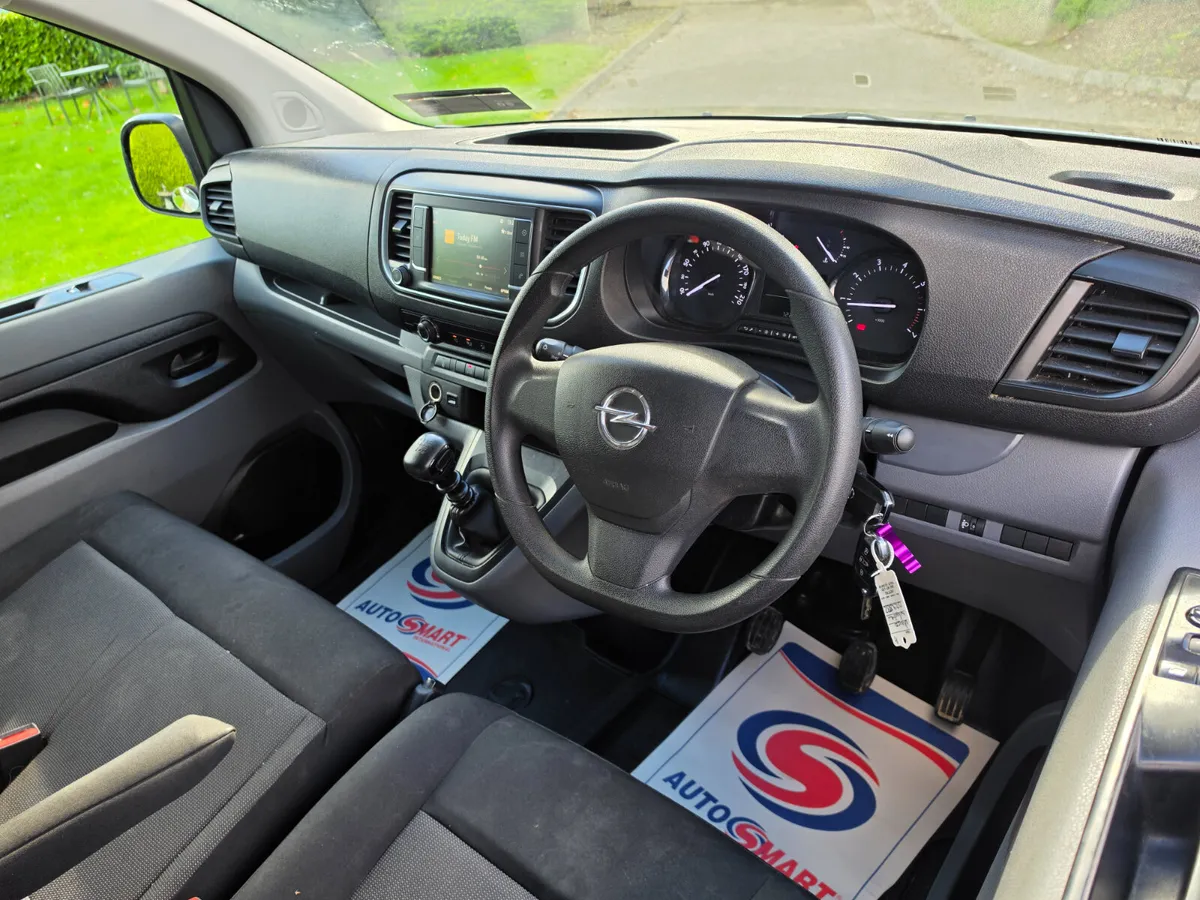 222'Opel Vivaro €13750 incl vat!! - Image 4